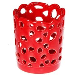 Puķu pods caurumots, sarkans